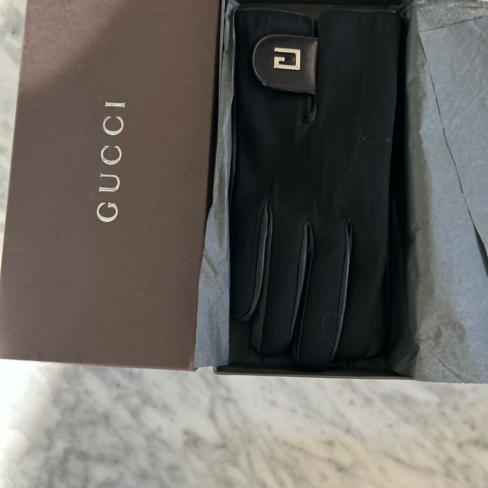 Gucci Elegant Black Leather and Cloth Men's Gloves With Signature G